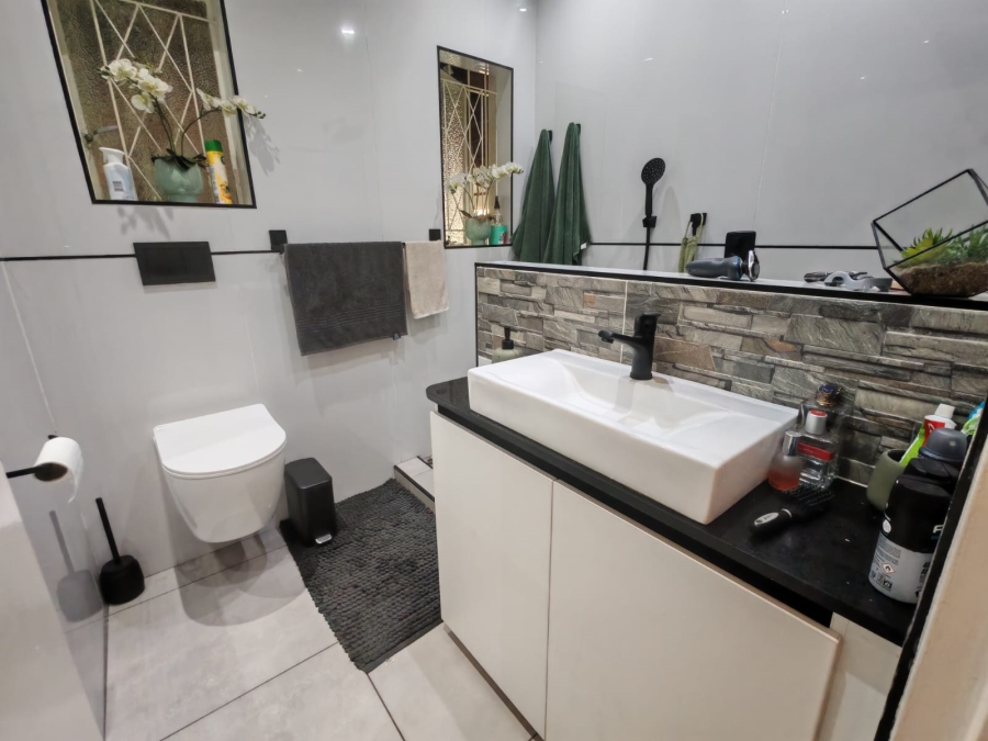 3 Bedroom Property for Sale in Vaalpark Free State